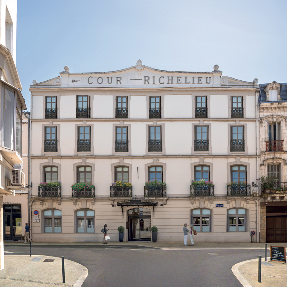 1052 Cour Richelieu 3D rue web